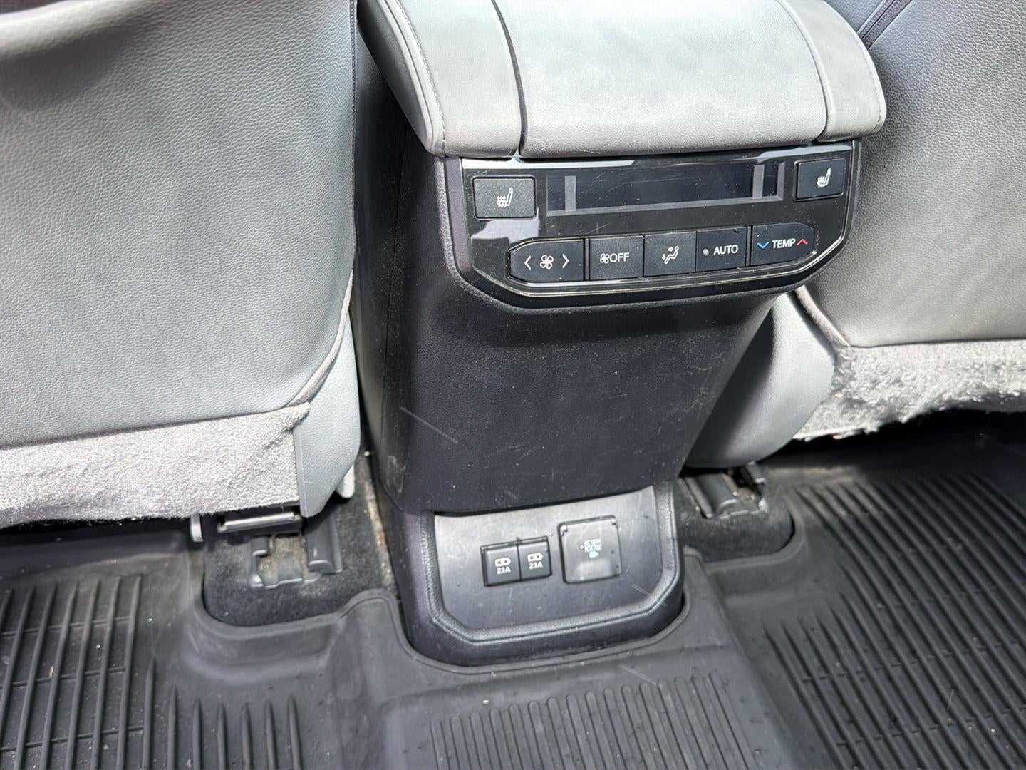 2020 Toyota Highlander Platinum