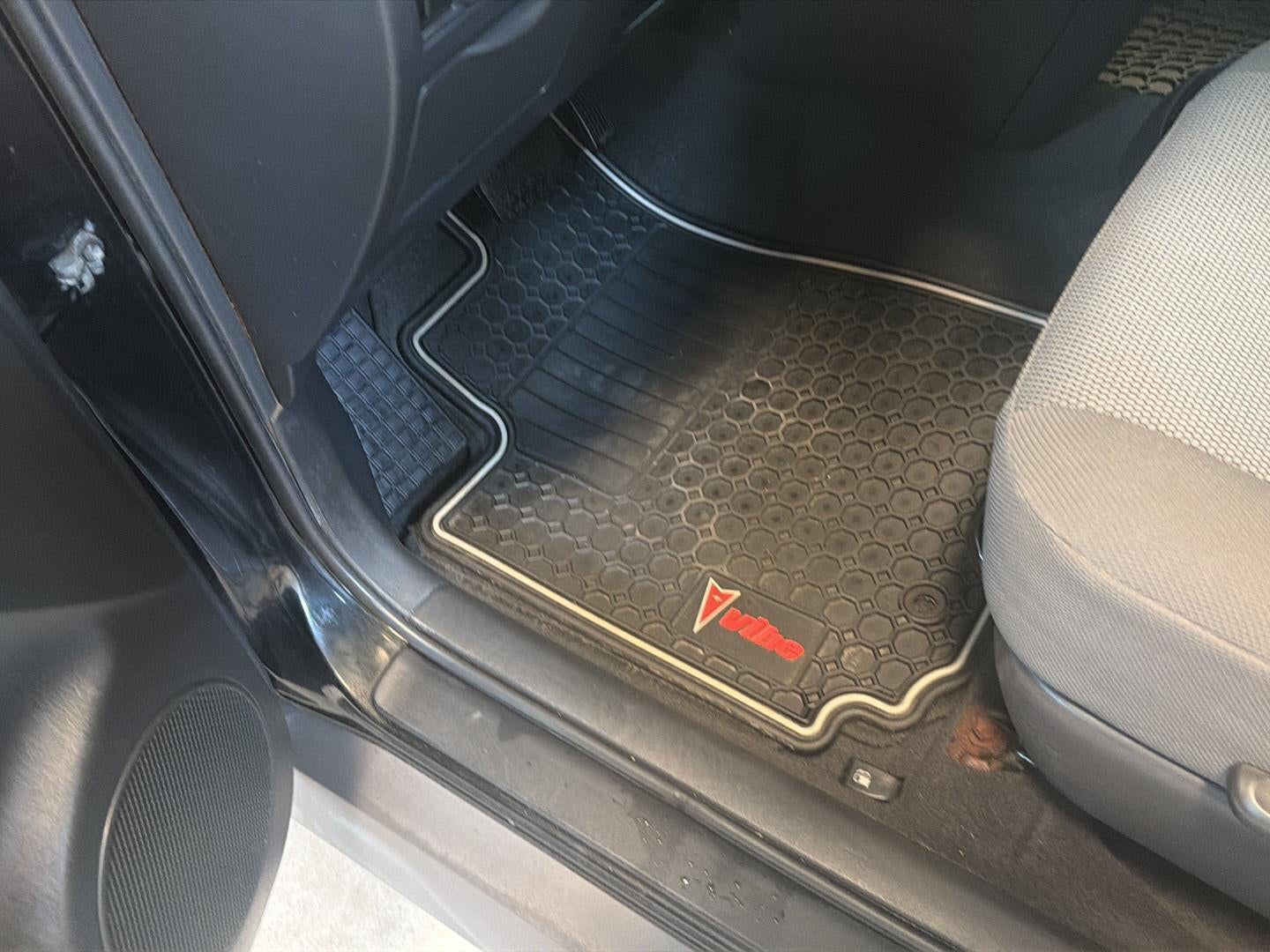 2007 Pontiac Vibe 21